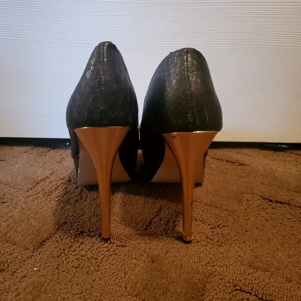 Black & Gold Dress Heels - Picture 4 of 8